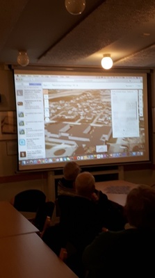 2D - 3D Kart
Kulturminner på kart.
Her viser Tom Halvorsen bruk a 2D og 3D kart.

Foto: Svein Monsen

Keywords: 2d;3d;kart